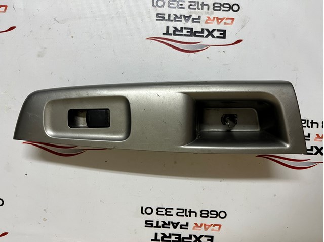 Кнопки заднего левого стеклоподъёмника 83071FG110 SUBARU