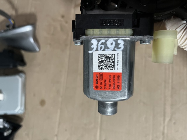 83460CV000 HYUNDAI Мотор стеклоподъемника двери задней правой купить в Одесса