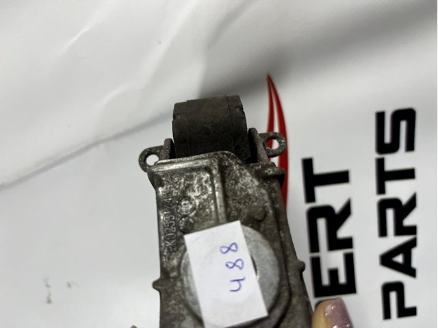 Крепление глушителя Audi A8 D3