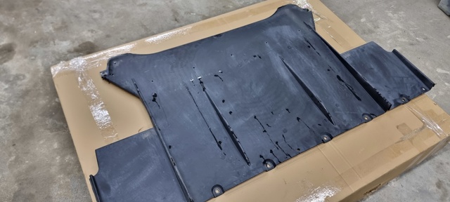 Tesla Model 105732600C Защита днища задняя в наличии Полтава
