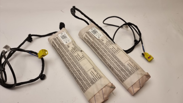 Подушка безопасности AIRBAG спинки сиденья, правого 7P0880242A VAG