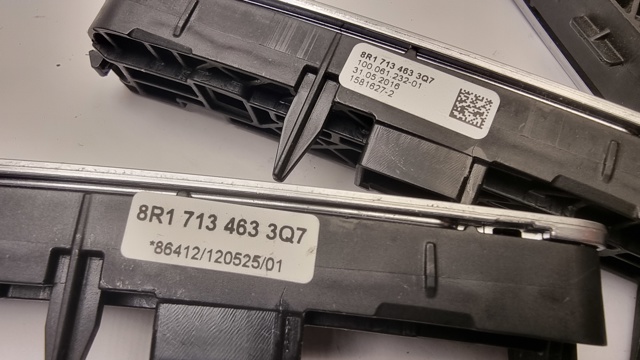 8R17134633Q7 VAG Накладка консоли рычага переключения передач АКПП купить в Харьков