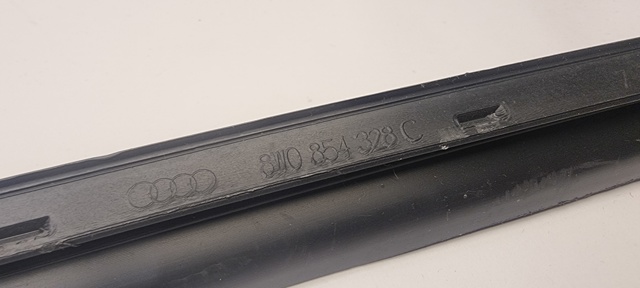 VAG 8W0854328C Молдинг лобового стекла правый в наличии Черновцы