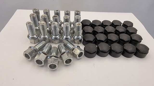 Колесный болт Ауди 100 C3