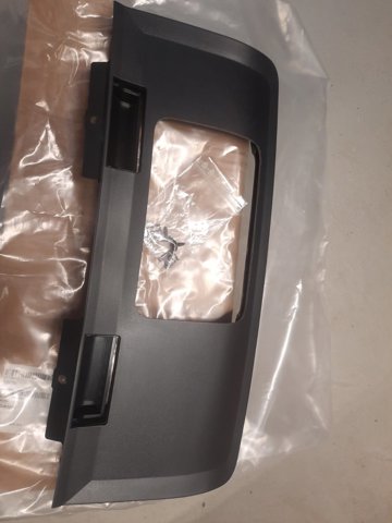 Заглушка бампера буксировочного крюка, задняя 4L0807819HV7W VAG