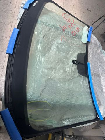 Автостекло 8W6845099JNVB VAG