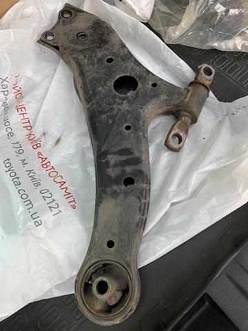 TOYOTA 4806848041 Нижний рычаг в наличии Ровно
