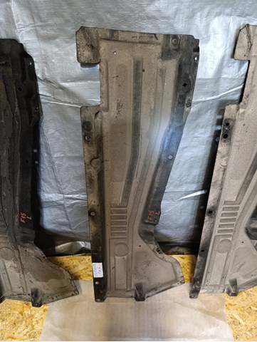 BMW 51757308675 Защита днища левая в наличии Каменское
