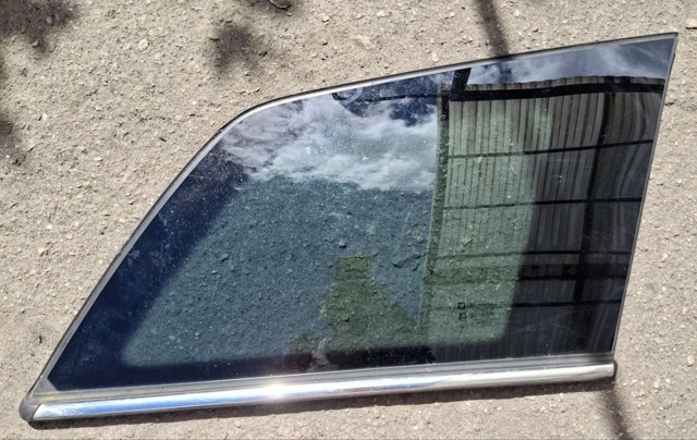 Стукло багажника, правое 24464071 OPEL