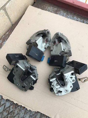 51228122420 BMW Замок двери задней правой купить в Винница