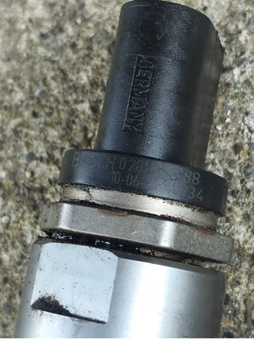 Датчик давления топлива 0281002988 BOSCH