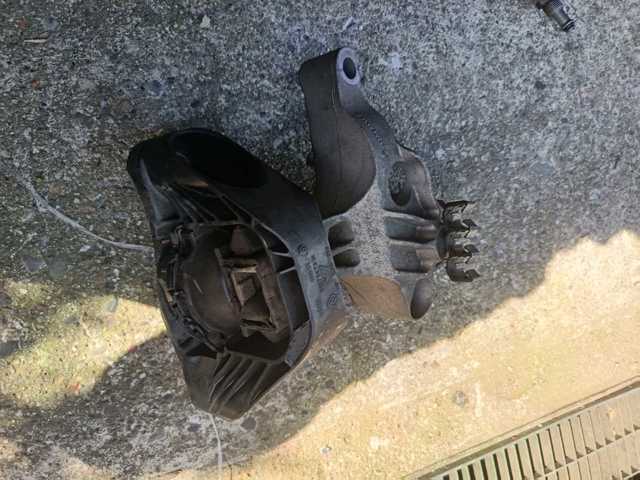 Подушка двигателя 112845638R RENAULT