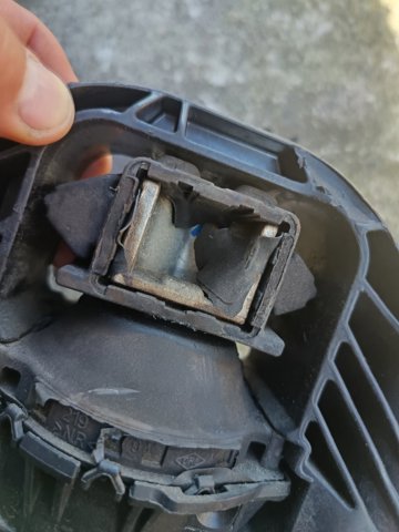 112845638R RENAULT Правая подушка двигателя купить в Николаев