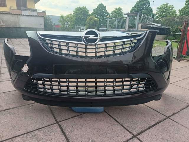 Буфер (бампер) передний 13300485 OPEL