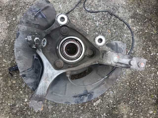 Цапфа поворотная правая 23384198 OPEL