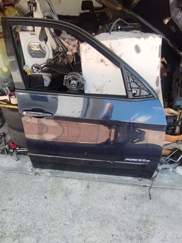 Пассажирская передняя дверь 41517211424 BMW