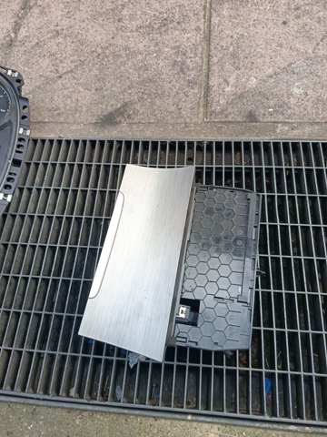 VAG 5G1863391 Пепельница центральной консоли в наличии Ужгород
