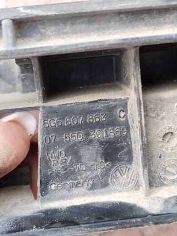 5G6807863 Кронштейн бампера заднего центральный купить Полтава
