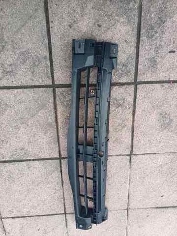 Кронштейн решетки радиатора 620300101R RENAULT