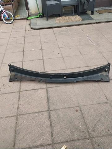 Водосток лобового стекла, жабо 668110010R RENAULT
