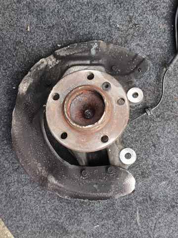 Цапфа поворотная правая 6792286 BMW