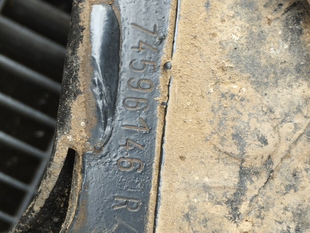 745961469R Ролик двери боковой (сдвижной) правый нижний купить Кривой Рог
