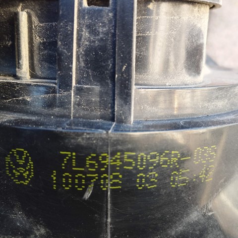 7L6945096R VAG Фонарь задний правый внешний купить в Украина