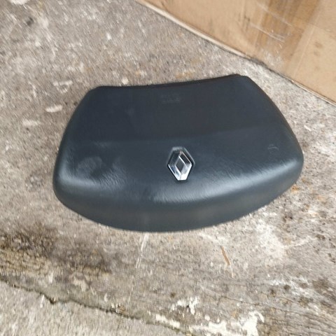 Подушка AIRBAG водительская 8200676895 RENAULT