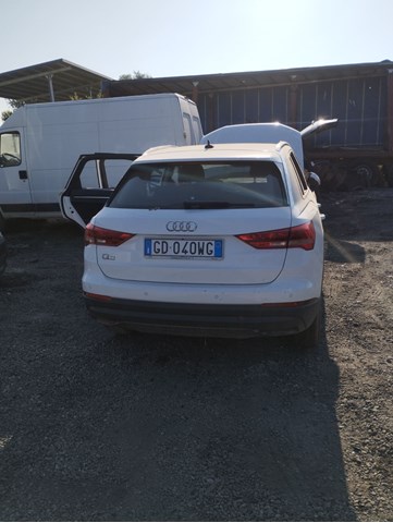 Крышка багажника 83F827025 VAG