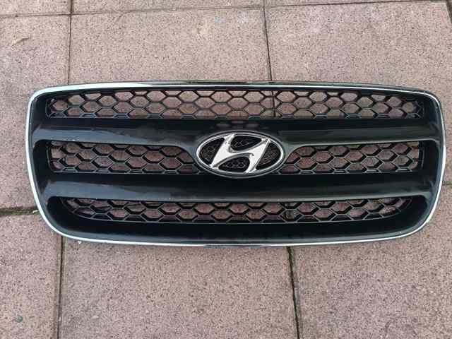 Облицовка радиатора 865612B010 HYUNDAI