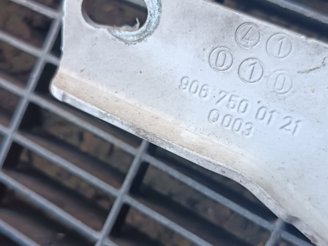 9067500121 MERCEDES Петля капота правая купить в Ужгород