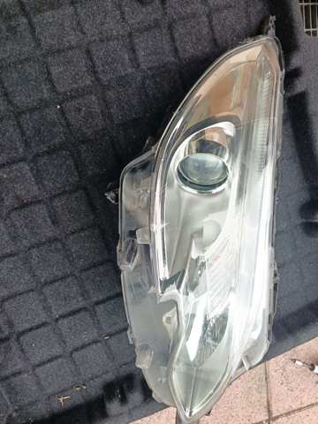 Правая блок фара 9815403080 PEUGEOT