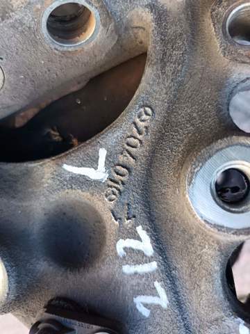 MERCEDES A2043320101 Цапфа (поворотный кулак) передний левый в наличии Винница