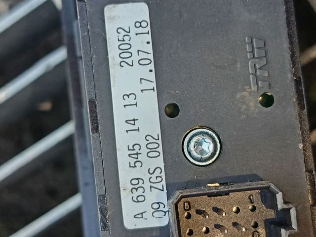 A6395451413 MERCEDES Кнопочный блок управления стеклоподъемником передний правый купить в Хмельницкий