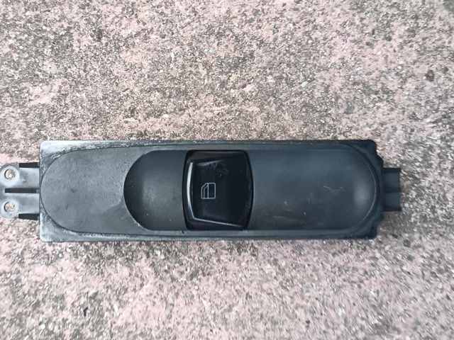 Кнопки переднего правого стекло подъемника A9065450913 MERCEDES