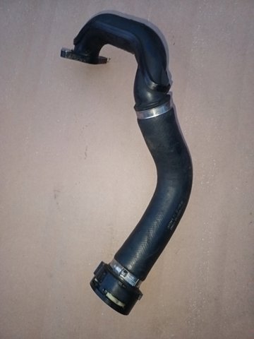 Патрубок интеркуллера SH0113332 MAZDA