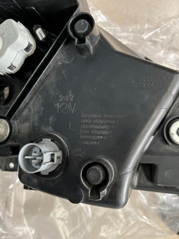 MAZDA KA1F51041C Фара левая в наличии Ирпень