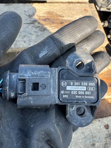 Датчик давления во впускном коллекторе 0261230095 VAG