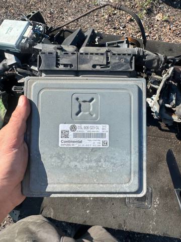 ЭБУ двигателем 03L906023GL VAG