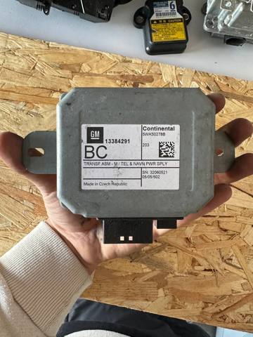 Блок управления навигацией 13384291 GM