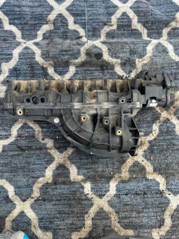 Впускной коллектор 283102F310 HYUNDAI
