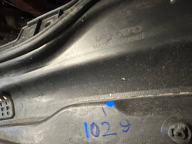 30745377 VOLVO Водосток лобового стекла, жабо купить в Чернигов
