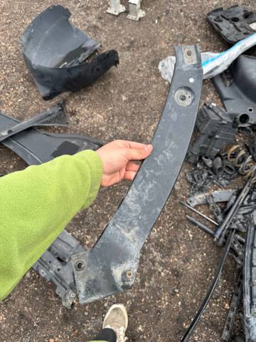 Кронштейн суппорта радиатора нижнего 5N0806929A VAG