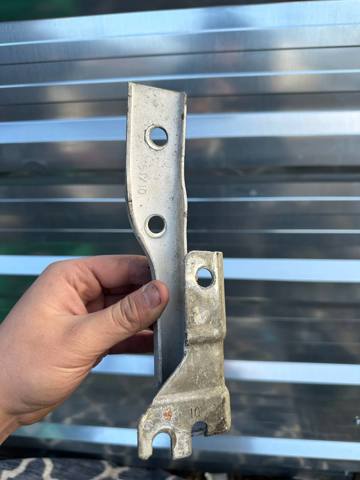 Завеса капота левая 6R0823301A VAG