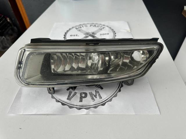 Левая противотуманная фара 6R0941061C VAG