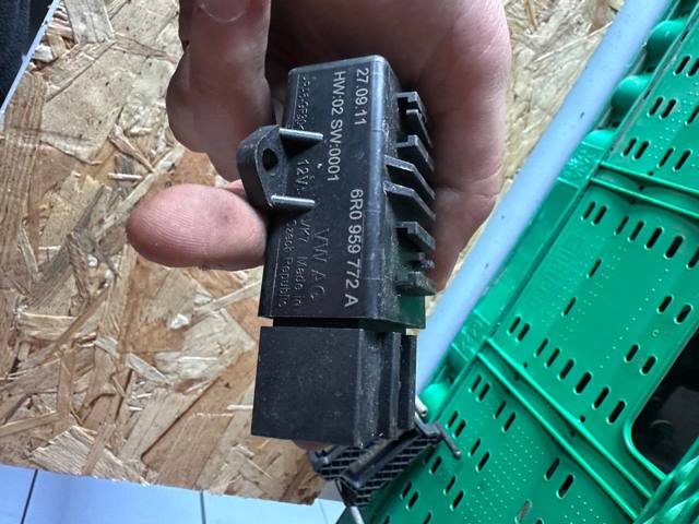 Реле подогрева сидения 6R0959772A VAG
