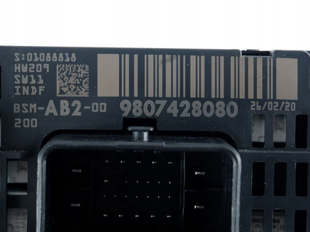 Монтажный блок предохранителей 9807428080 PEUGEOT