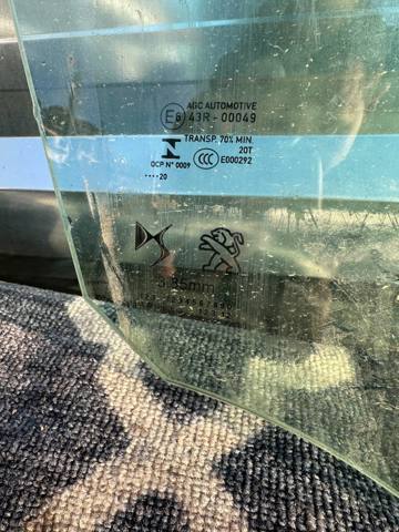 PEUGEOT 9820835280 Стекло двери передней правой в наличии Запорожье