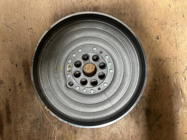 Маховик с зубчатым ободом A2700300305 MERCEDES
