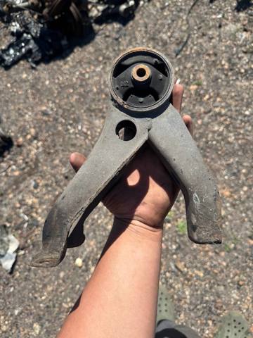 Задняя подушка двигателя MN101387 MITSUBISHI
